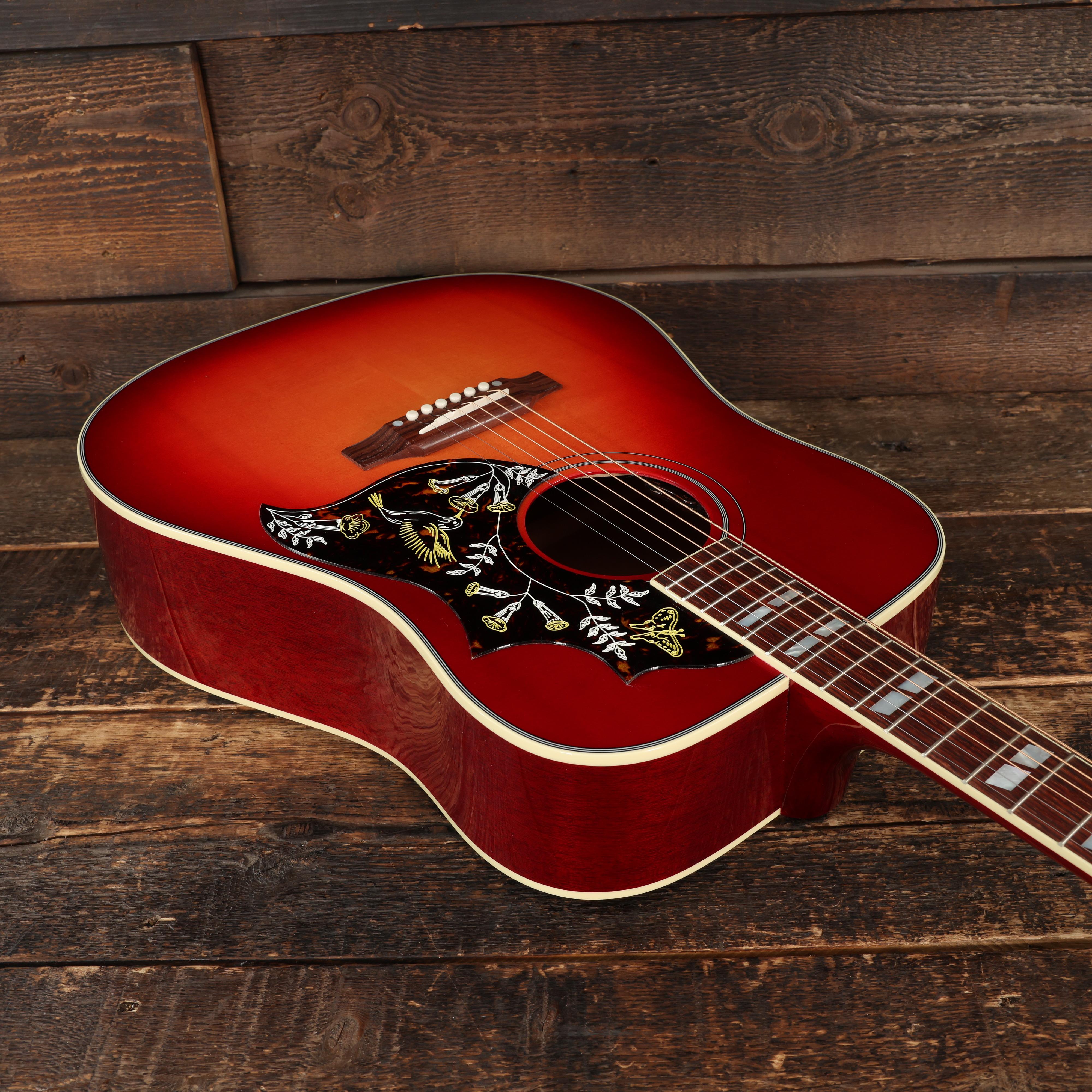 Gibson Hummingbird Standard in Vintage Cherry Sunburst - Andertons